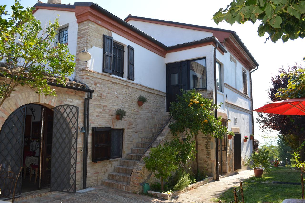 לינה וארוחת בוקר צ'יביטאנובה מארקה Antico Casale Fossacieca מראה חיצוני תמונה
